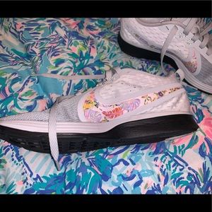 EEUC 9.5 Nike Zoom Strike